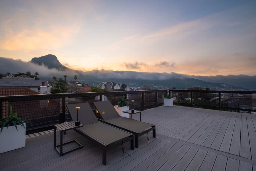 7 Bedroom Property for Sale in Oranjezicht Western Cape